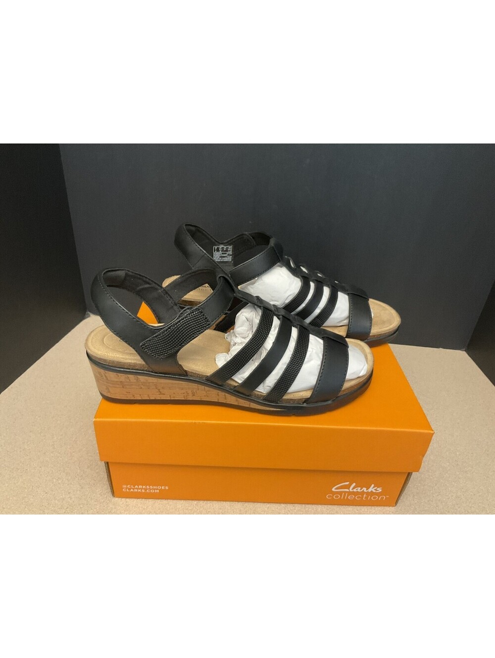 New! Womens Clarks Kacha Step Black Leather Sandals. Size 9.5M. Nice Sandals!